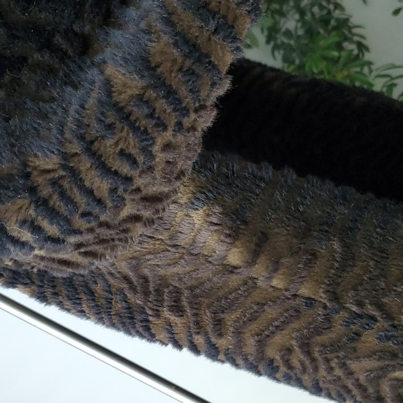 Long Brown Patterned Faux Fur Coat - Picture 6 of 7